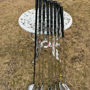 HALF SET OF GOLF CLUBS & TITLEIST PENCIL BAG - Image 4