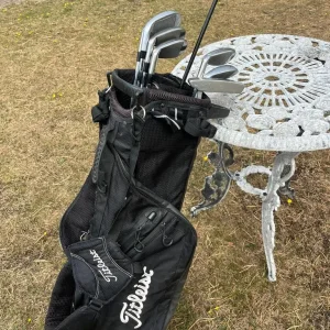 HALF SET OF GOLF CLUBS & TITLEIST PENCIL BAG - Image 8