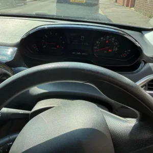 Peugeot, 208, Hatchback, 2013, Manual, 1199 (cc), 3 doors - Image 4