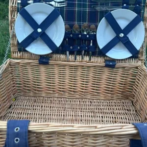 Lovely picnic basket - Image 5