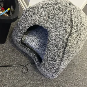 Cat scratch tower and bed - Image 2