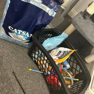 Cat scratch tower and bed - Image 3