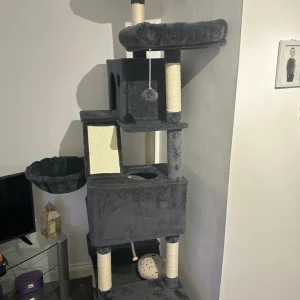 Cat scratch tower and bed - Image 4