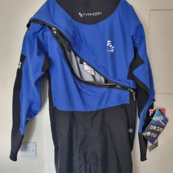 Typhoon Ezeedon dry suit size small unused with tags