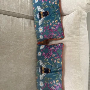 Bee cushions