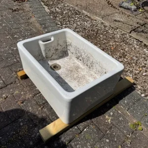 Deep Kitchen Sink - Image 3