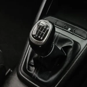 2018 Kia Stonic 1.4 2 Euro 6 (s/s) 5dr HATCHBACK Petrol Manual - Image 4