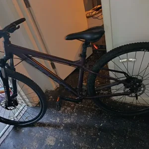 Carrera hellkat 29" ladies bike - Image 4