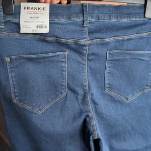Womens Frankie Super Skinny Jeans 16 Long - Image 2