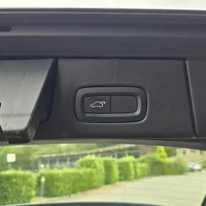 2018 Volvo V90 D4 Momentum Estate Diesel Automatic - Image 8