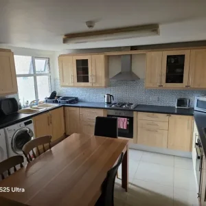 Double Rooms to Let - Image 5