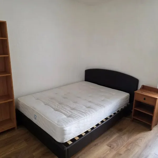 Double Rooms to Let