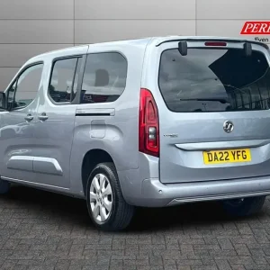 2022 Vauxhall Combo Life 1.2 Turbo 130 SE XL Estate - Image 2