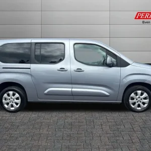 2022 Vauxhall Combo Life 1.2 Turbo 130 SE XL Estate - Image 3