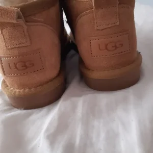 Brown ugg boots - Image 3