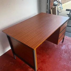 Sturdy Office desk - Image 2