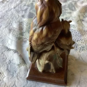 Owl and baby sculpture - Image 3