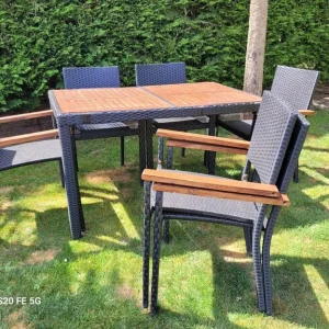 Black rattan framed garden table with 6 chairs, delivery available - Image 2
