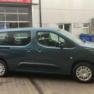 Vauxhall Combo Life Electric 52kwh Design Xl MPV 5dr Electric Auto 7.4kw - Image 6