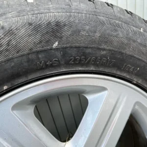 Landrover alloy whell 17ich - Image 2