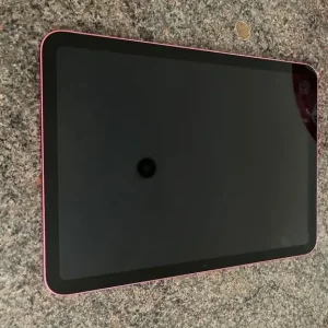 Apple iPad 10th Generation - Image 3