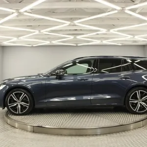 2020 Volvo V60 2.0h T8 Twin Engine 11.6kWh R-Design Plus Estate 5dr Petrol Plug-in Hybrid Estate ... - Image 4