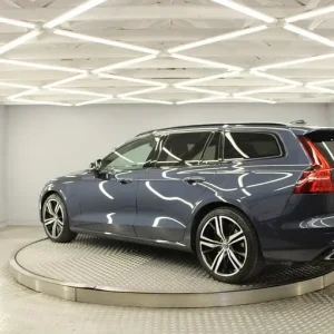 2020 Volvo V60 2.0h T8 Twin Engine 11.6kWh R-Design Plus Estate 5dr Petrol Plug-in Hybrid Estate ... - Image 6