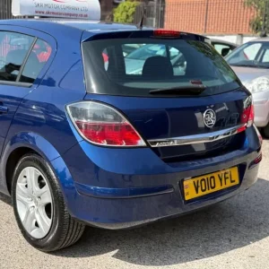2010 Vauxhall Astra 1.4i 16v Club 5dr HATCHBACK Petrol Manual - Image 4