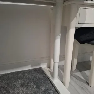 Ikea desk BEKANT 140x60 need sold ASAP - Image 6