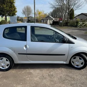 2011 Renault Twingo 1.2 Pzazz 3Dr Hatch £1919 - Image 5