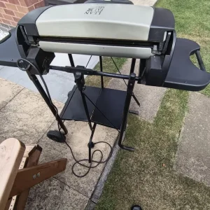 George Foreman Family size Grill(47cm x 51cm) with Stand and utensils - Image 8