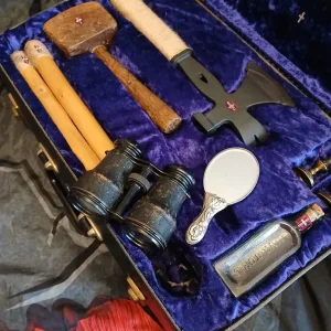 Vampire hunters kit prop - Image 4