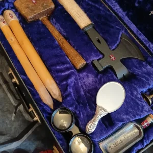 Vampire hunters kit prop - Image 5