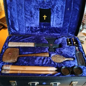 Vampire hunters kit prop - Image 8