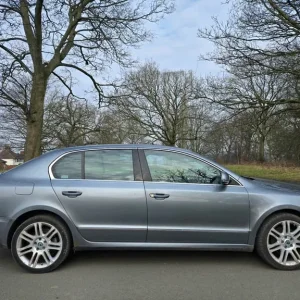 2009 Skoda Superb 2.0 TDI PD 140 Elegance 5dr HATCHBACK Diesel Manual - Image 2
