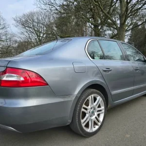 2009 Skoda Superb 2.0 TDI PD 140 Elegance 5dr HATCHBACK Diesel Manual - Image 3
