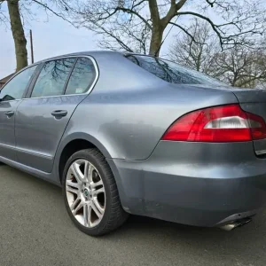 2009 Skoda Superb 2.0 TDI PD 140 Elegance 5dr HATCHBACK Diesel Manual - Image 4