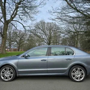 2009 Skoda Superb 2.0 TDI PD 140 Elegance 5dr HATCHBACK Diesel Manual - Image 5