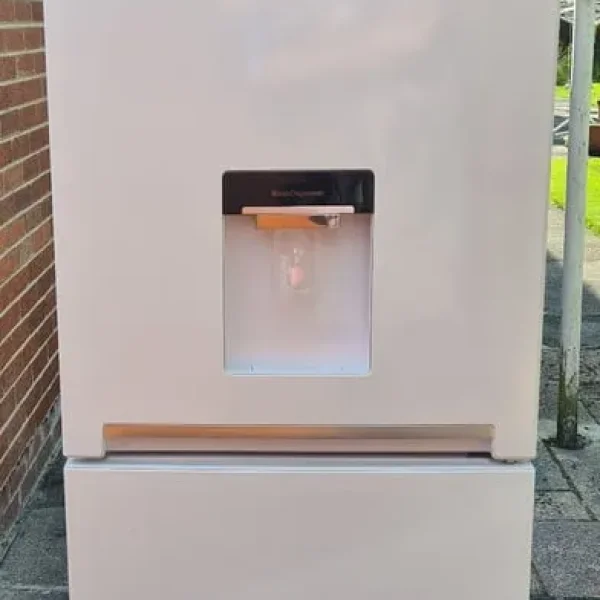 Beko Fridge Freezer with water dispenser in Excellent condition