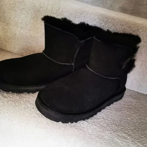 UGG black sheepskin boots size 37 UK 4