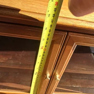 £5 Tv unit wooden on wheels - Image 3