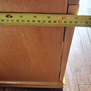 £5 Tv unit wooden on wheels - Image 4