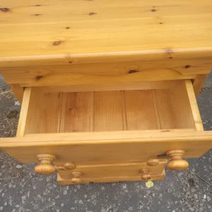 Slimline solid quality pine chest of drawers, delivery available - Image 5