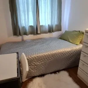 Single Room in Salisbury, Wiltshire