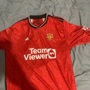 Man Utd football top