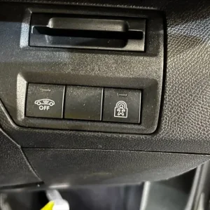 2019 Peugeot 3008 1.5 BlueHDi GT Line SUV 5dr Diesel Manual Euro 6 (s/s) (130 ps) HATCHBACK Diese... - Image 5