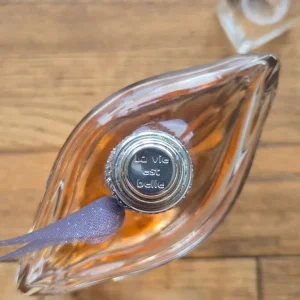 La Vie est Belle, 100ml. part used - Image 3