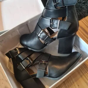 New shoe,boots - Image 4