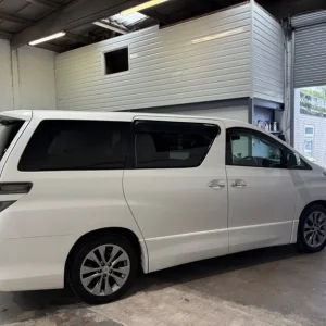 2010 Toyota Vellfire 2.4Z Platinum Selection2-Twin Power Doors-Power Tailgate-Foglights-Now In S ... - Image 4