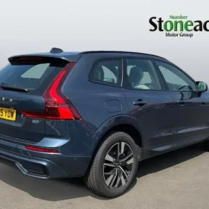 2025 Volvo XC60 Plus B5 AWD Mild hybrid ESTATE Petrol/Electric Hybrid Automatic - Image 2